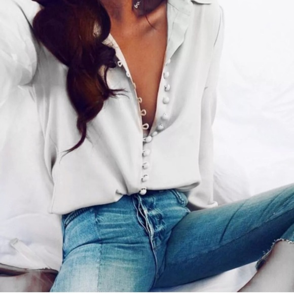 The Ava • Crisp White Button Up Blouse - Picture 2 of 7